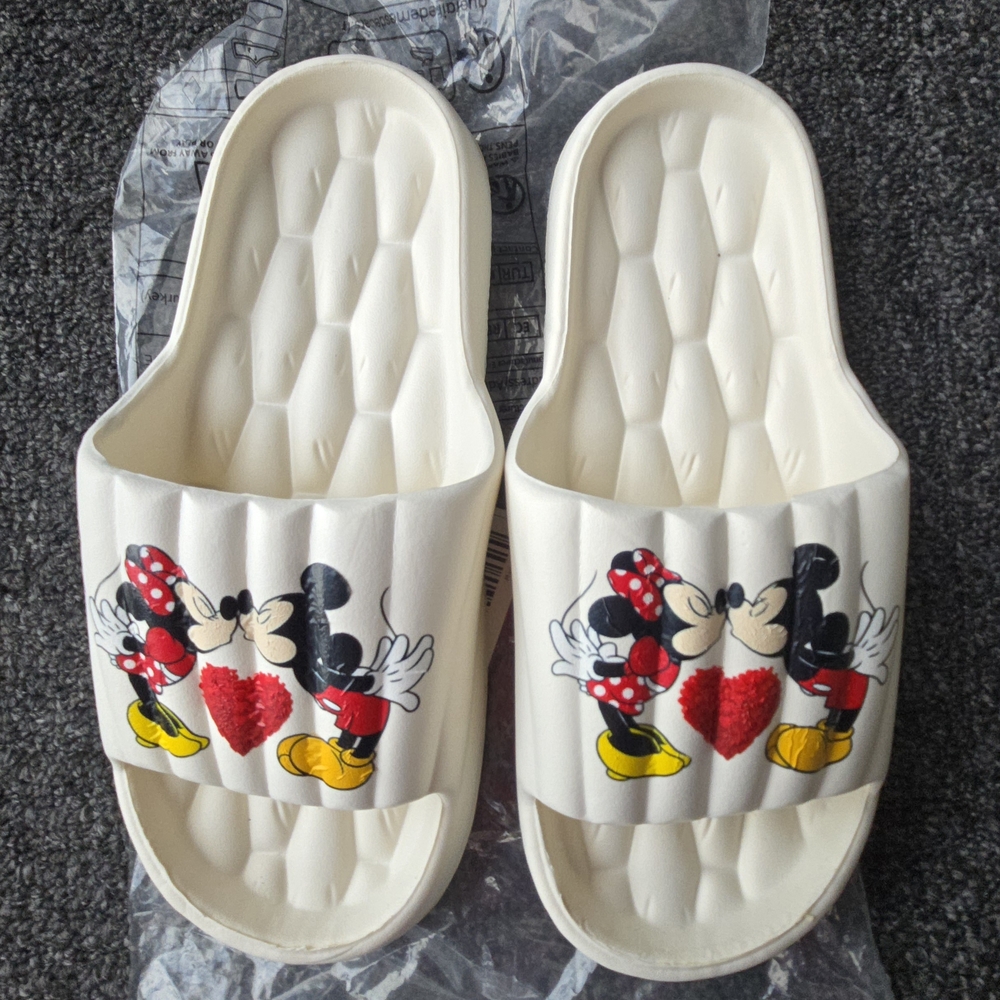 #26 In WHITE or BLACK❤️Disney Mickey/Minnie Mouse Slides NWT